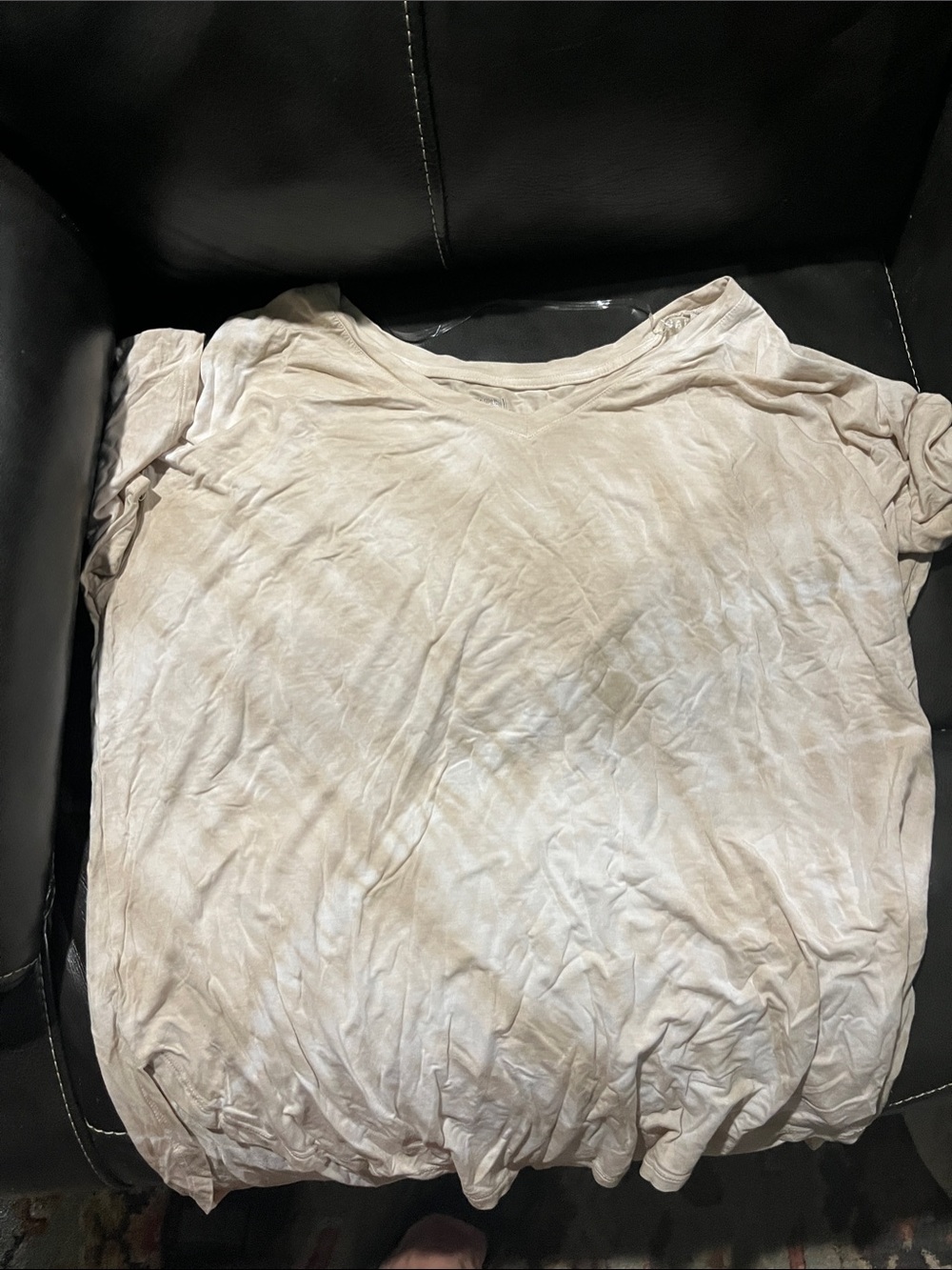 Time and Tru Beige V-Neck Short Sleeve Tee